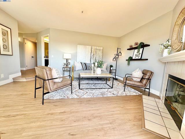 21239 Gary Dr, Hayward CA: https://media.crmls.org/mediaz/2ca8af6f-785e-45eb-bec0-33a10b16eb55.jpg