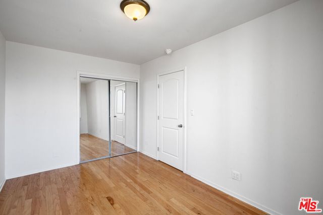 865 Comstock Avenue, Los Angeles CA: https://media.crmls.org/mediaz/2ca8c685-da22-4b59-889f-c275ec3c77d2.jpg