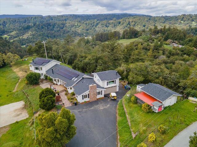 1501 Hidden Valley Road, Soquel CA: https://media.crmls.org/mediaz/2ca93f79-0401-47b2-9ed3-a64da751fa65.jpg