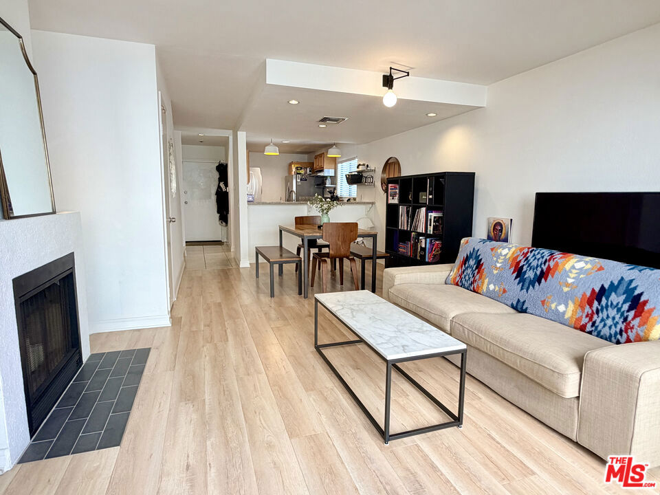 350 Burchett Street #101