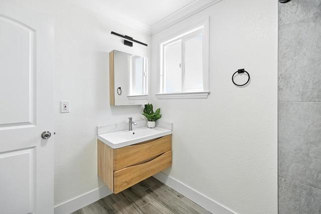 1504 York Avenue, San Mateo CA: https://media.crmls.org/mediaz/2ca9402d-3a1f-489e-9517-82fd355a6837.jpg