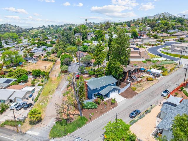 Detail Gallery Image 7 of 43 For 9306 Hollyhock Rd, Spring Valley,  CA 91977 - 3 Beds | 2/1 Baths