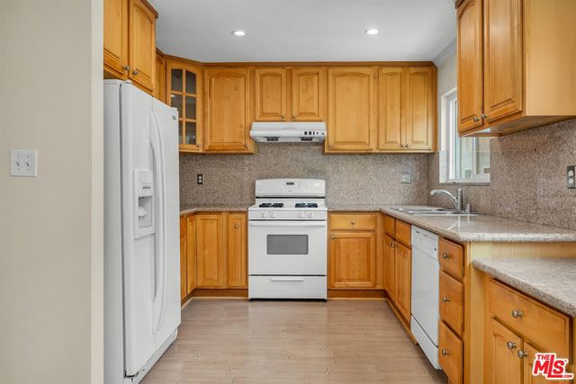 5215 Sepulveda Boulevard, 8B photo 7