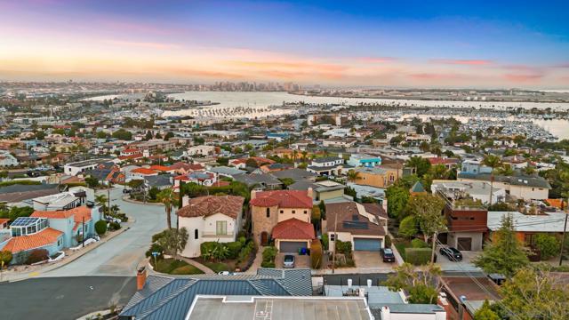 3301 Trumbull St, San Diego CA: https://media.crmls.org/mediaz/2caa5808-b59d-4d83-a391-1e1cf8bd7780.jpg