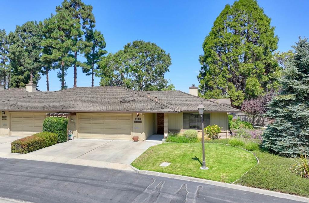 330 Woodside Drive #104