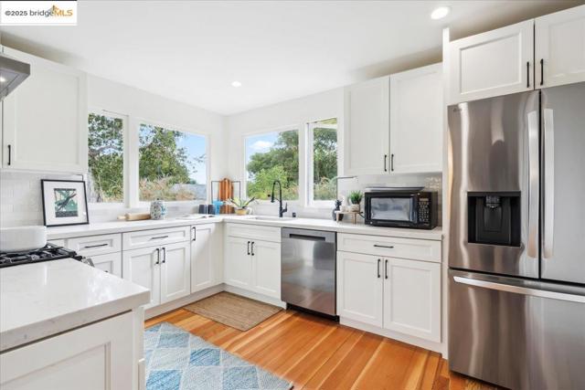 342 El Toyonal, Orinda CA: https://media.crmls.org/mediaz/2cab3aba-806e-446f-ac68-d45643a184a3.jpg