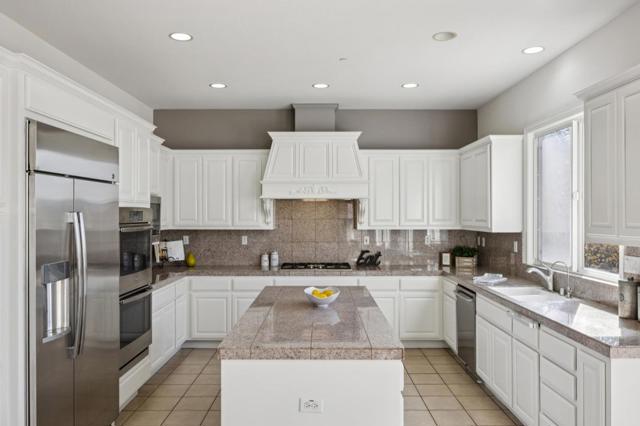 4986 Grayhawk Court, Dublin CA: https://media.crmls.org/mediaz/2cac1e9a-0d9b-4ffc-b889-201effeb14ff.jpg