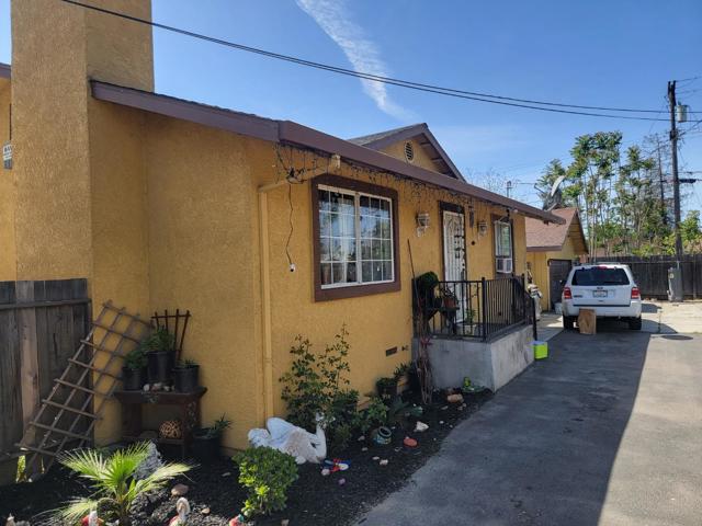 833 Spencer Avenue, Modesto CA: https://media.crmls.org/mediaz/2caca078-86c5-4d4f-8020-9e0e4c60f886.jpg