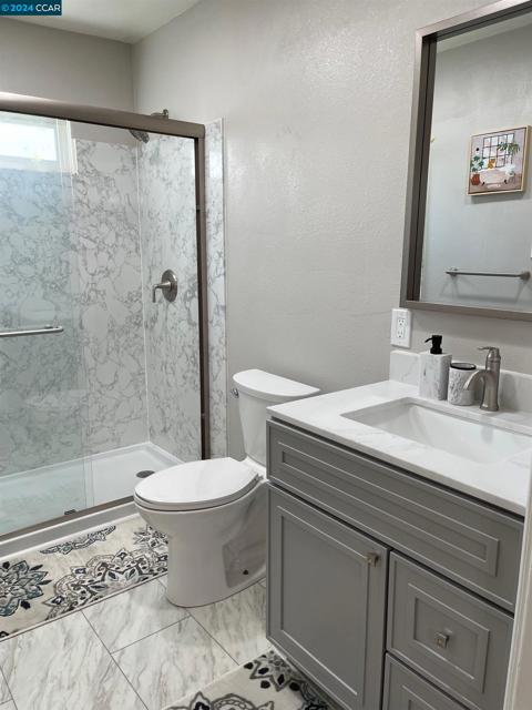 Image 18 of 42 For 2424 Center St