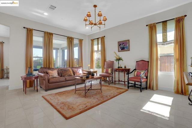 1577 Chianti LN, Brentwood CA: https://media.crmls.org/mediaz/2cad47ad-10ea-4f67-be92-c11584d544ea.jpg