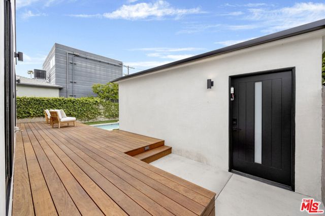 12469 Greene Avenue, Los Angeles CA: https://media.crmls.org/mediaz/2cae90d9-2ffd-478b-a175-c00b65a20e8c.jpg