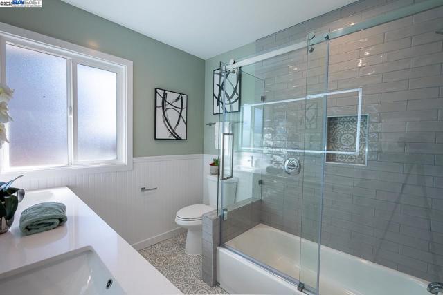 2818 Steinmetz Way, Oakland CA: https://media.crmls.org/mediaz/2caf5471-9007-400a-9c47-d9abab6b1c4b.jpg