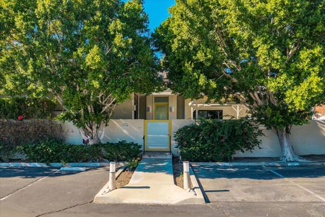 130 W Racquet Club Road #511, Palm Springs, CA 92262
