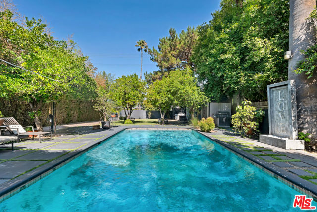 5341 Mecca Avenue, Tarzana CA: https://media.crmls.org/mediaz/2cb0668d-e78a-4064-82a1-5545f09b4f8a.jpg