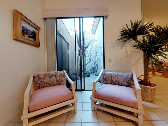 45885 Algonquin Circle, Indian Wells CA: https://media.crmls.org/mediaz/2cb1c5f3-6c9e-42d5-8295-031a425d5a36.jpg