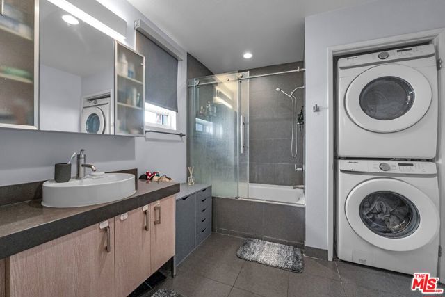 1234 Wilshire Boulevard, Los Angeles CA: https://media.crmls.org/mediaz/2cb1cb27-664d-4c58-954d-95661d4a895b.jpg