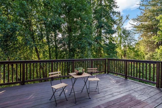 7 Clubhouse Road, Santa Cruz CA: https://media.crmls.org/mediaz/2cb2d437-fa87-4c82-873c-a6cdc6747df2.jpg