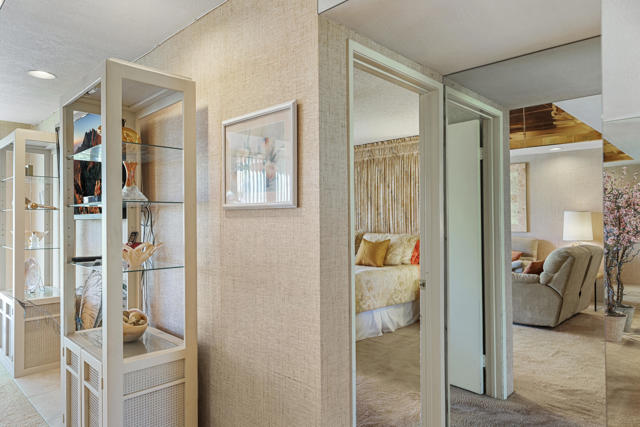 51 Sunrise Drive, Rancho Mirage CA: https://media.crmls.org/mediaz/2cb34756-eac5-4696-bc6f-7bb918bd11d7.jpg