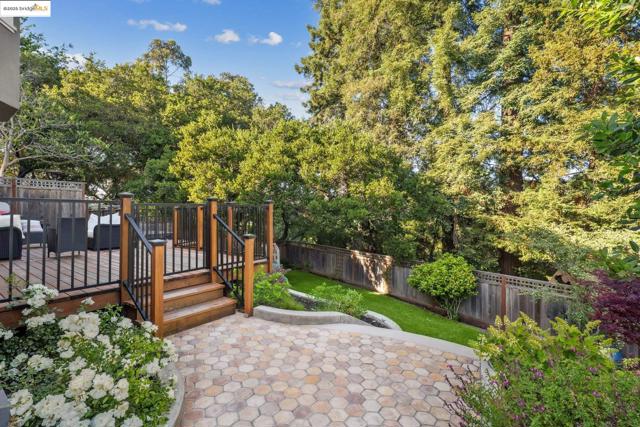 946 Alma Pl, Oakland CA: https://media.crmls.org/mediaz/2cb3b26a-ac28-4aa3-8976-ef92a377bb56.jpg