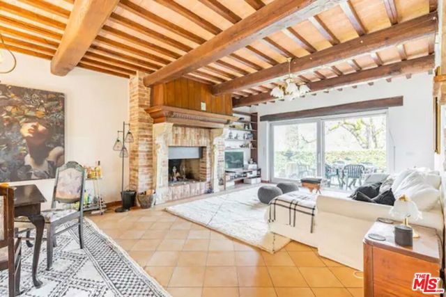 10 Via San Lorenzo, Umbria, ITALY,  CA: https://media.crmls.org/mediaz/2cb41df6-5efe-48d7-a64f-ee6bbde209b7.jpg