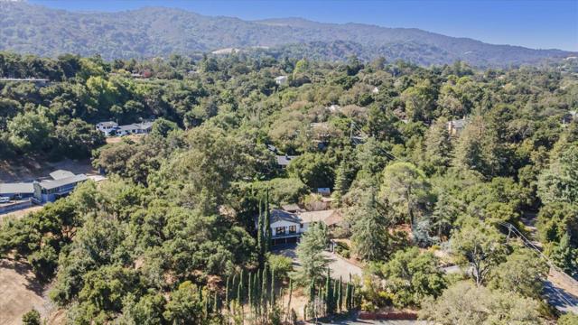 11090 Mora Drive, Los Altos Hills CA: https://media.crmls.org/mediaz/2cb4b0e1-82ec-4d7e-91b0-eb59e0b025f3.jpg