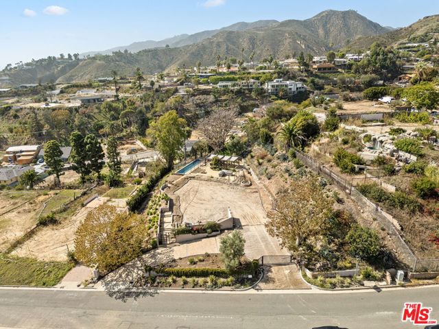 827 Lachman Lane photo 4