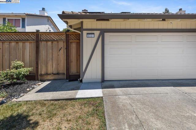 8351 Mulberry Pl, Dublin CA: https://media.crmls.org/mediaz/2cb574fe-2aff-46ff-ac11-32993d16da01.jpg