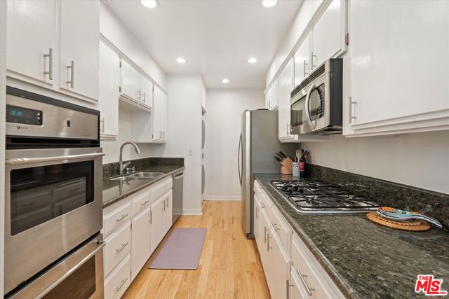 2 Bed Home for Sale in Los Angeles, California