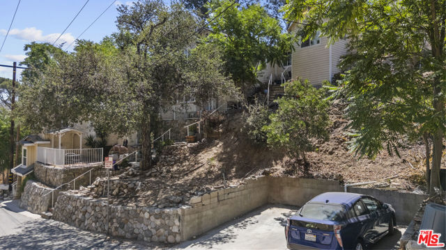 11344 Santol Drive, Sylmar CA: https://media.crmls.org/mediaz/2cb61e40-1430-4358-a405-e55e111ebea6.jpg