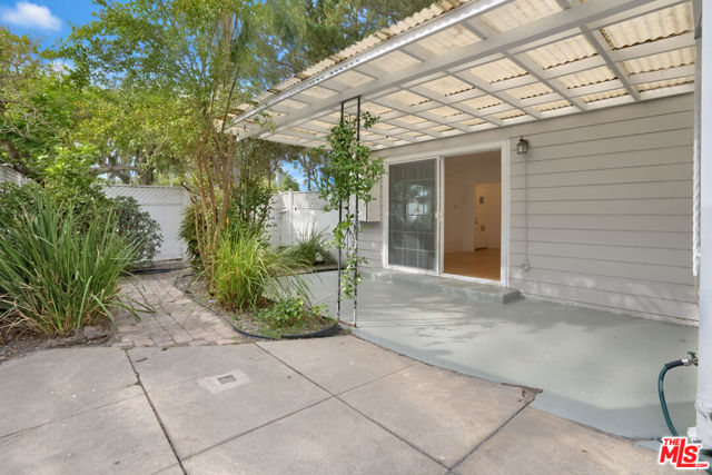 500 North Windsor Boulevard photo 13