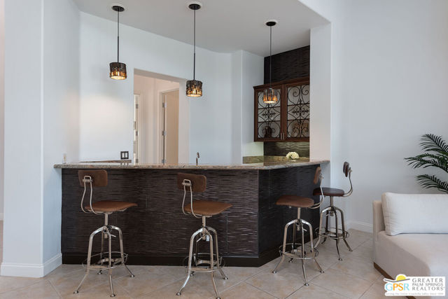 45 Vista Encantada, Rancho Mirage CA: https://media.crmls.org/mediaz/2cb72e9a-9938-4021-9010-29f22e4b88cc.jpg