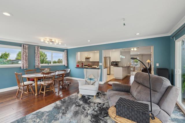 8007 Wetherly St, La Mesa CA: https://media.crmls.org/mediaz/2cb75a7f-77dc-408f-9e0d-755134a87980.jpg