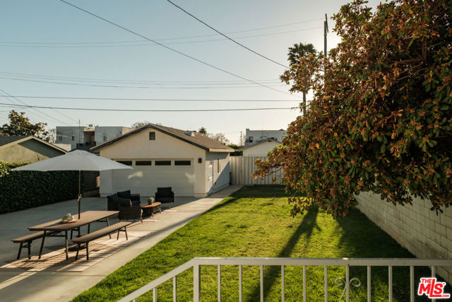 2907 Halldale Avenue, Los Angeles CA: https://media.crmls.org/mediaz/2cb75d22-f378-45a8-8c89-b79b98e42bed.jpg
