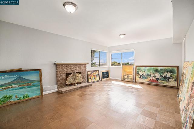 5955 Ralston Ave, Richmond CA: https://media.crmls.org/mediaz/2cb78871-1888-4470-9bbc-1423f2204855.jpg