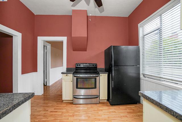 Image 13 of 29 For 772 Mcleod St