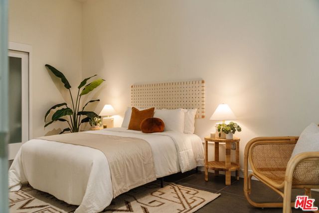 939 S Broadway, Los Angeles CA: https://media.crmls.org/mediaz/2cb817d9-7343-45ea-bf7a-7190a30ea7e3.jpg