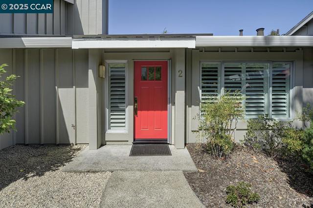 2607 Saklan Indian Dr, Walnut Creek CA: https://media.crmls.org/mediaz/2cb848ab-8aac-4c1f-a309-311b0b0691bc.jpg