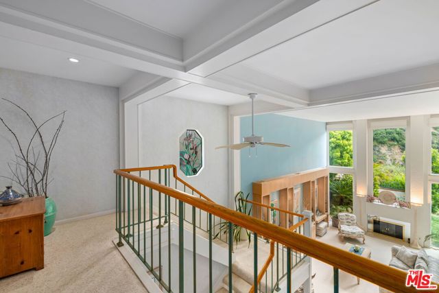 17152 Avenida De Santa Ynez, Pacific Palisades CA: https://media.crmls.org/mediaz/2cb8bf3c-5d55-49be-a14a-9408832b6edb.jpg