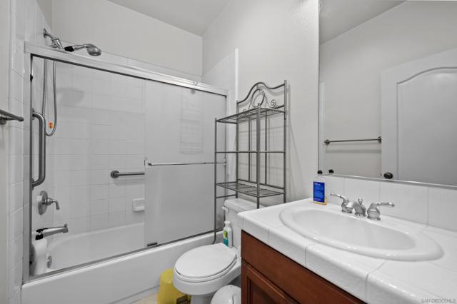 13226 Ireland Ln, San Diego CA: https://media.crmls.org/mediaz/2cb8ccc8-d92c-46d1-826a-77c653b300a3.jpg