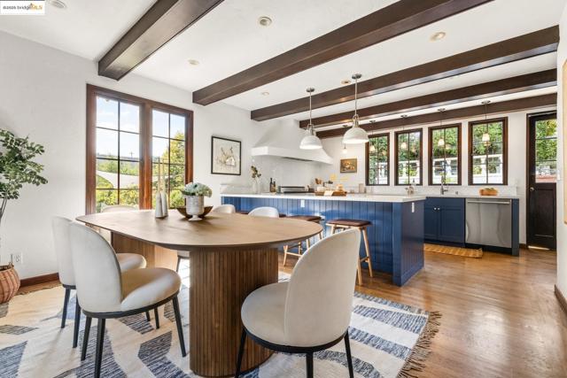 5815 Morpeth St, Oakland CA: https://media.crmls.org/mediaz/2cb8db59-a99d-46da-a610-f564e61c73b7.jpg