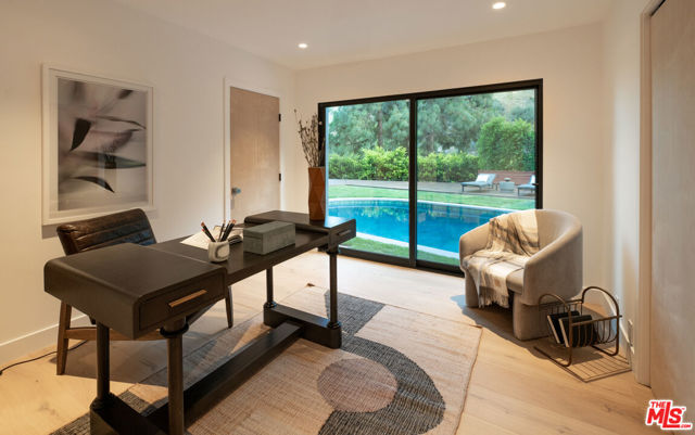 2247 Chelan Place, Los Angeles CA: https://media.crmls.org/mediaz/2cb962ef-7478-4580-8f5b-be821db16129.jpg