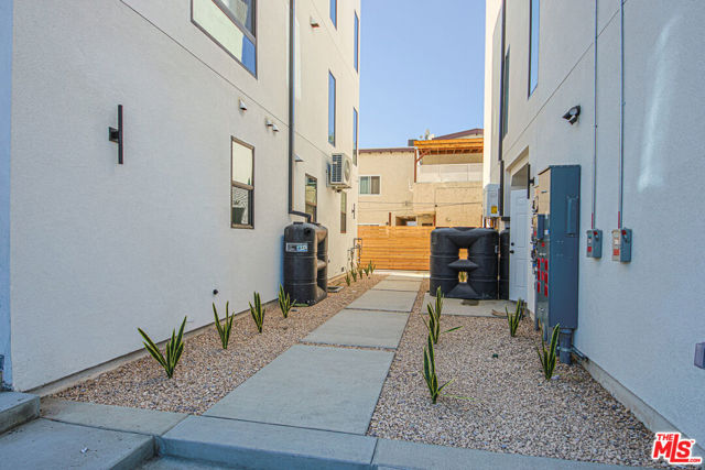 Image 11 of 74 For 6401 Odessa Avenue