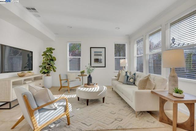 1508 Whispering Oaks Way, Pleasanton CA: https://media.crmls.org/mediaz/2cba5524-b3af-4ff3-917b-cc6af14ebab9.jpg