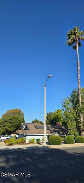 90 Lupe Avenue, Newbury Park CA: https://media.crmls.org/mediaz/2cba81e5-86b5-4048-b7fa-3bcb95f25d26.jpg