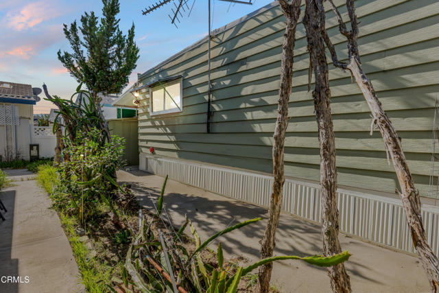 Detail Gallery Image 20 of 26 For 8811 Canoga Ave #353,  Canoga Park,  CA 91304 - 3 Beds | 2 Baths