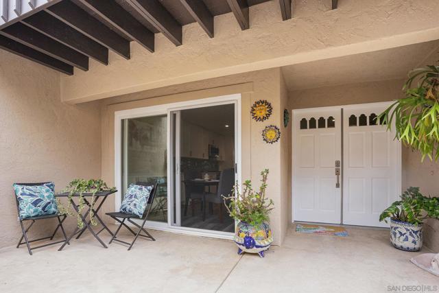 2026 Avenue of the Trees, Carlsbad CA: https://media.crmls.org/mediaz/2cbb214c-6bb8-4166-89b7-534d1a5c6bd7.jpg