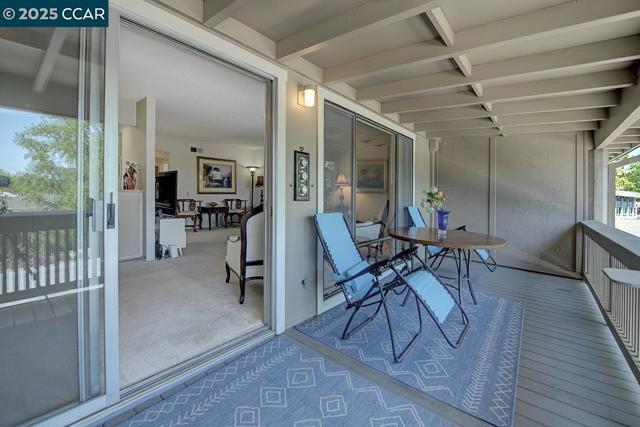 1400 Canyonwood, Walnut Creek CA: https://media.crmls.org/mediaz/2cbb33f9-e795-4836-be42-c3f4028aa0f3.jpg