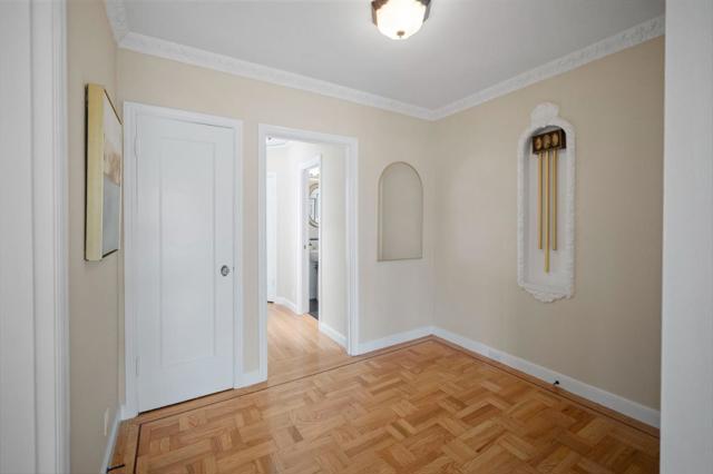 154 Stanyan Street, San Francisco CA: https://media.crmls.org/mediaz/2cbb60f9-9cca-4d8a-bf67-c3c55898b467.jpg