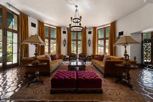 Detail Gallery Image 51 of 75 For 2940 Kuehner Dr, Simi Valley,  CA 93063 - 57 Beds | 40 Baths