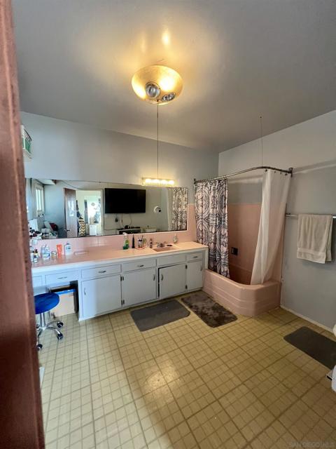 686 Via De La Valle, Solana Beach, California 92075, 3 Bedrooms Bedrooms, ,2 BathroomsBathrooms,Single Family Residence,For Sale,Via De La Valle,250018891SD